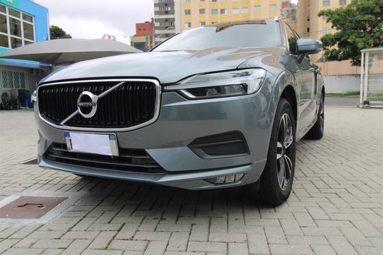 VOLVO XC60 2.0 D5 DIESEL MOMENTUM AWD GEARTRONIC